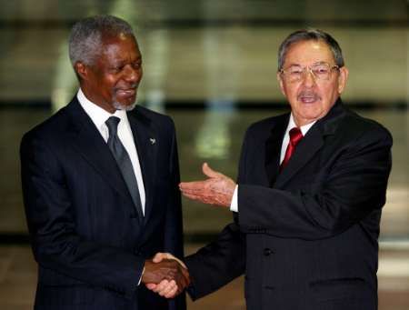 Na summit Hnutí nezůčastněných zemí dorazil také generální tajemník OSN Kofi Annan. | Foto: Reuters