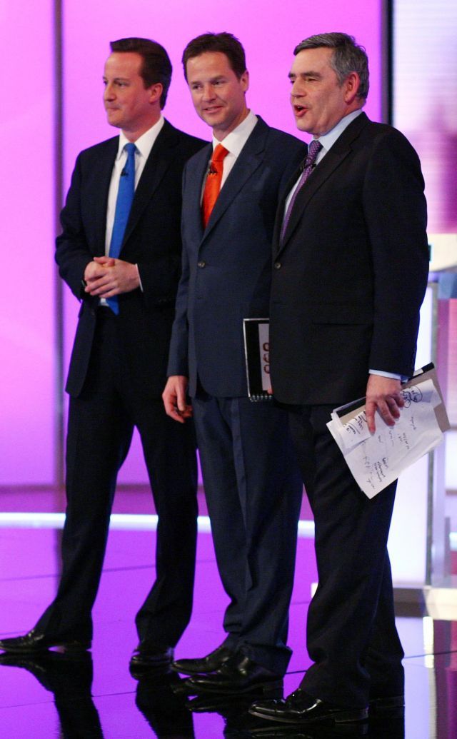 Čtvrteční debata: Zleva David Cameron, Nick Clegg, Gordon Brown | Foto: Reuters