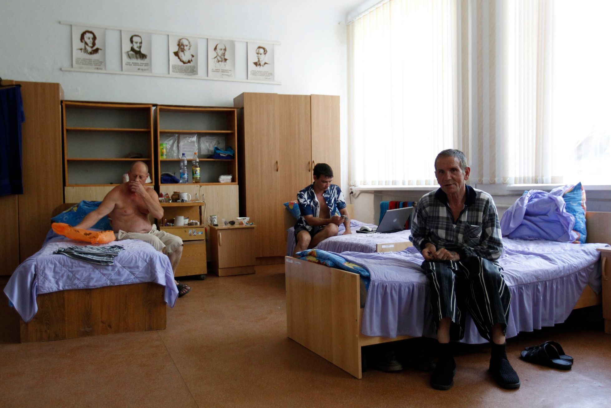 Предоставляется проживание. Жилые помещения для беженцев. Жилье беженца и переселенцам. Жилье для беженцев в России. Социальное жилье для беженцев.