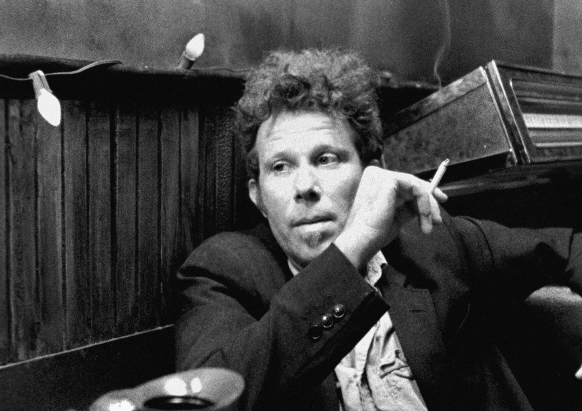 Том уэйтс. Tom waits. Tom waits 2021. Том Уэйтс с женой. Том Уэйтс фото.