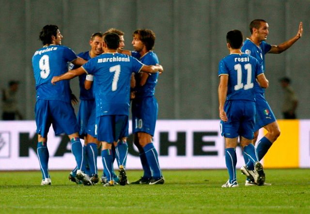 Itálie s přehledem zvítězila v Gruzii 2:0. | Foto: Reuters