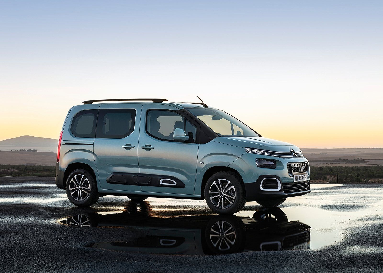 The Revival of Internal Combustion Passenger Vans: Citroën, Peugeot ...