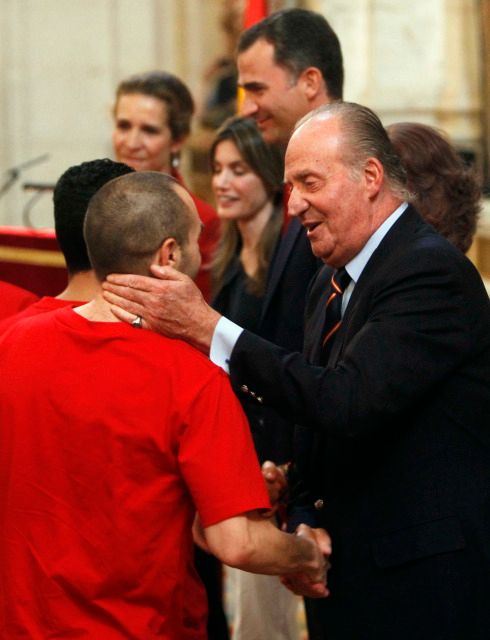 Na řadu přišla oficiální návštěva vladařské rodiny v čele s králem Juanem Carlosem. | Foto: Reuters