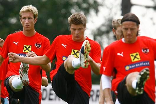 Marc Janko, Sebastian Prödl and Rene Aufhauser (zleva doprava) | Foto: Reuters