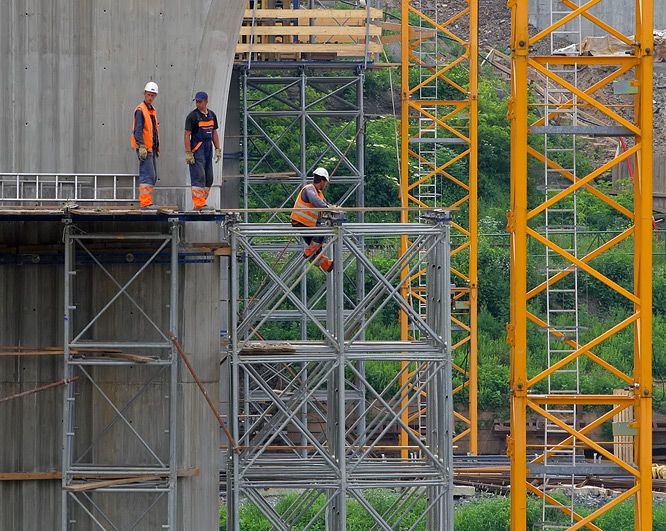 Rychlostní silnice budou vybaveny proměnným dopravním značením, SOS hláskami, meteostanicemi a dálničním informačním systémem. | Foto: Tomáš Adamec, Aktuálně.cz