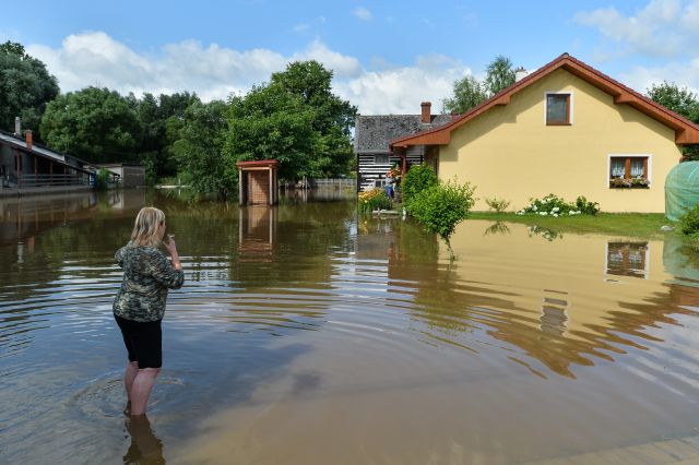 V Libereckém kraji i v neděli na některých místech trvá třetí povodňový stupeň. | Foto: ČTK