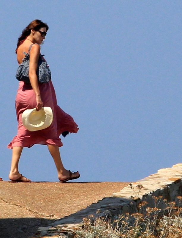 Carla Bruni a Nicolas Sarkozy na dovolené, léto 2011. | Foto: Reuters