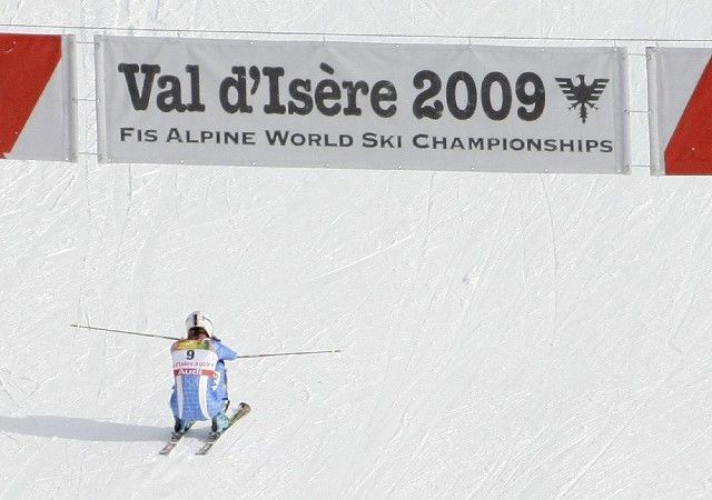 Manuela Mölggová projíždí cílem na bobku a zklamaná - těsně před cílem minula branku a přišla tak o šanci na zlato. | Foto: Reuters