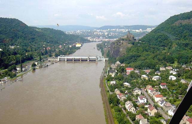 Střekov, v pozadí Ústí nad Labem. | Foto: Vodohospodářský dispečink státního podniku Povodí Labe