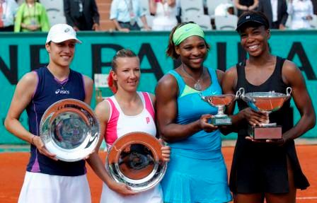 (zleva) Sestry Williamsovy, Květa Peschkeová, Katarina Srebotniková | Foto: Jaroslav  Šindelář