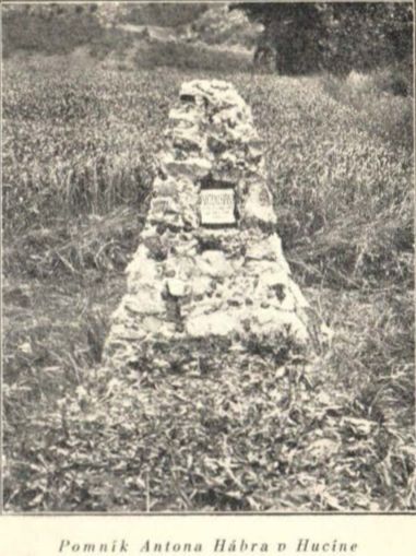 Pomník Antona Hábra v Hucíně. Snímek pochází z dvacátých let 20. století. | Foto: Archiv ministerstva obrany