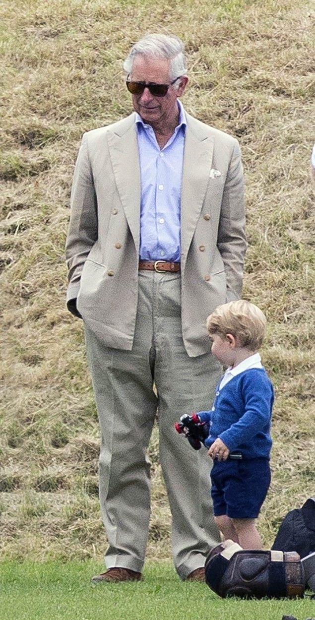 Na vnuka dohlížel dědeček princ Charles. | Foto: Profimedia.cz