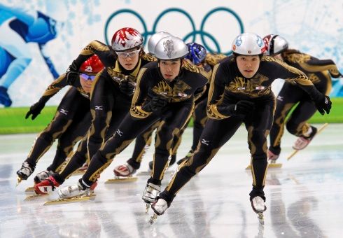 Japonští shorttrackaři při tréninku | Foto: Reuters