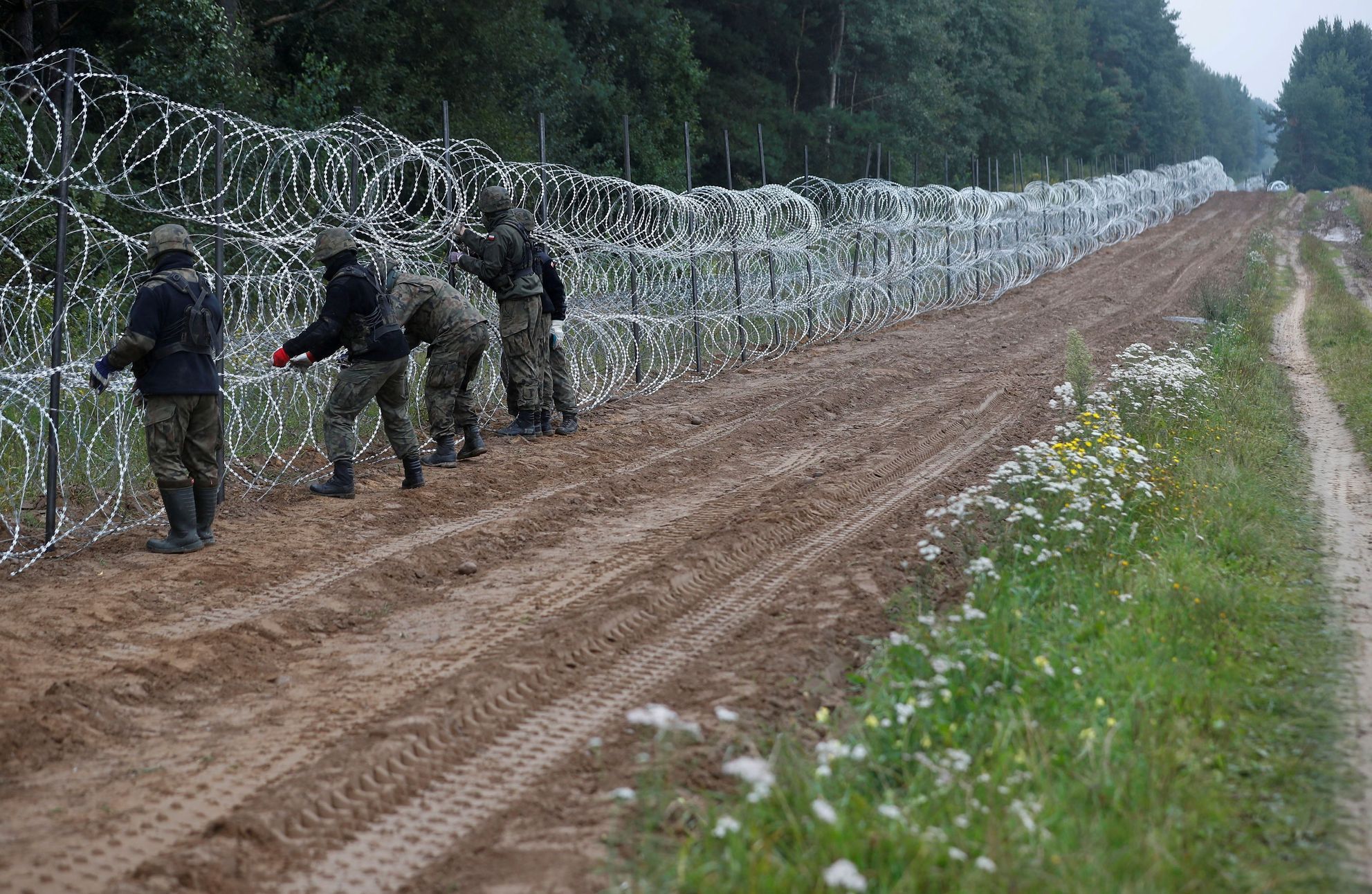 Czechy, Polska i inne kraje wzywają UE do egzekwowania barier granicznych wobec migrantów
