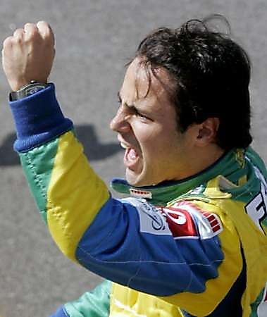 Spokojený Felipe Massa po vítězství v kvalifikaci domácí grand prix F1. | Foto: Reuters