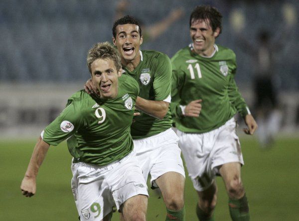 Příjemné fotbalové prostředí by čekalo na Viktorii také v Irsku. Tady mistrovský titul vyhrálo mužstvo Sligo Rovers. Klub se stadionem pro 5 a půl tisíce diváků by rovněž Plzni případně neměl nadělat potíže. | Foto: Reuters