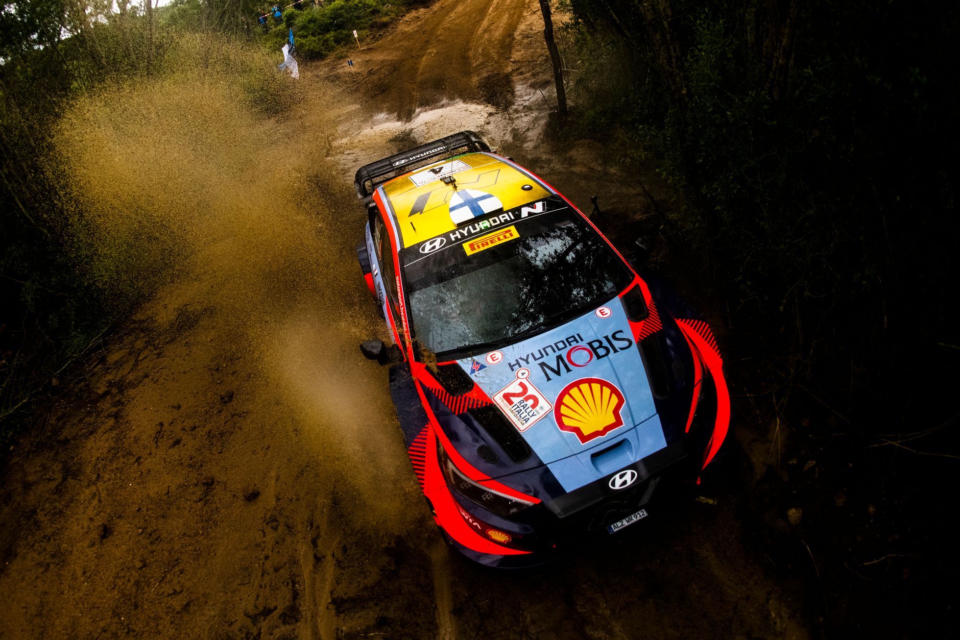 Anche lo sprint ha invaso il rally.  In Sardegna gli equipaggi devono completare l’intera competizione entro 48 ore