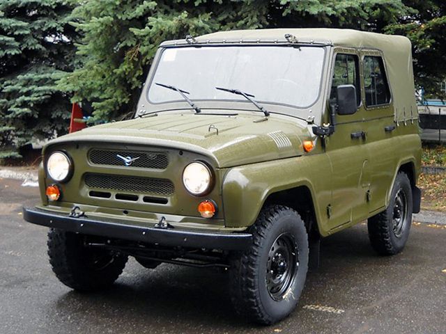 Ruský jeep se nemění, v zelené barvě si jej Češi pamatují z invaze vojsk Varšavské smlouvy v roice 1968. | Foto: UAZ