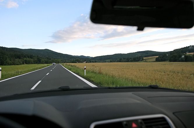 Kus frekventované silnice z Bruntálu na Krnov bude možná jednou ležet na dně přehrady. | Foto: Tomáš Adamec, Aktuálně.cz