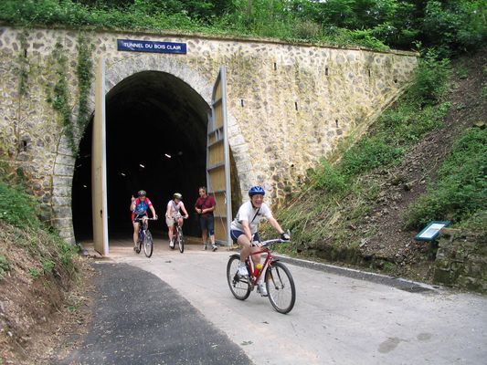 Zelená stezka Givry Cluny Tunnel du Bois Clair ve Francii | Foto: Aktuálně.cz