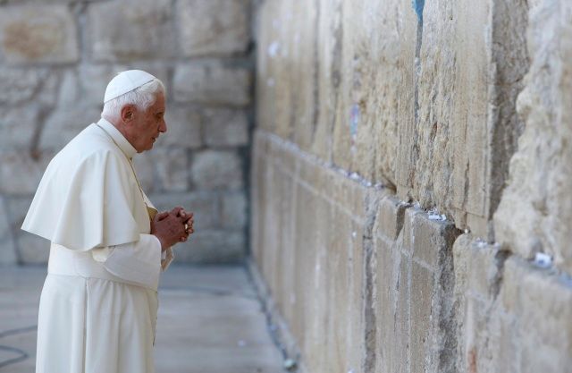 Papež na nejsvětějším místě židovského náboženství | Foto: Reuters