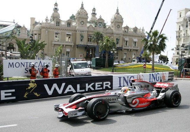 Lewis Hamilton při tréninku na Velkou cenu Monaka. | Foto: Reuters