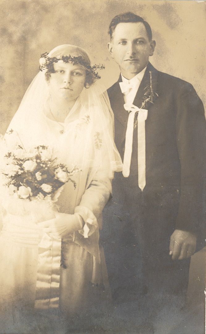 Svatební fotografie manželů Plichtových. | Foto: Archiv Miloše Doležala