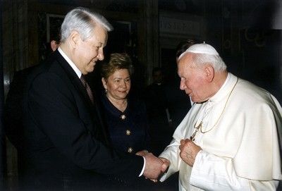 Boris Jelcin a papež Jan Pavel II. | Foto: Reuters