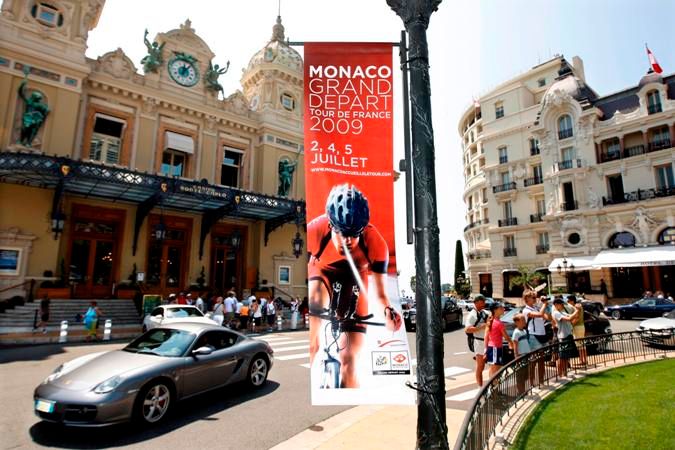 Monako se připravuje na start Tour de France. | Foto: Reuters