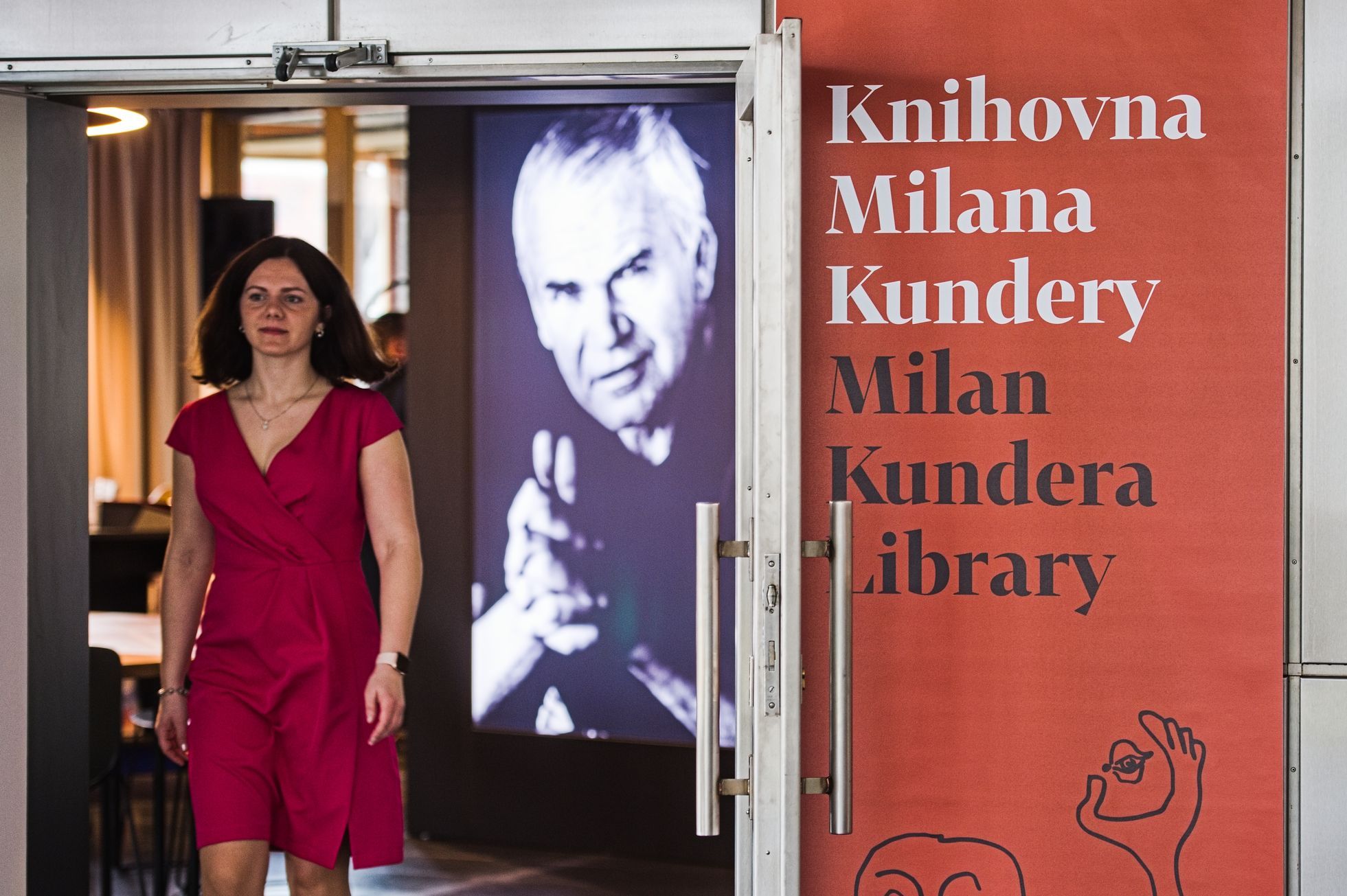 Il ouvre le jour du poisson d’avril.  La nouvelle bibliothèque Milan Kundera démarre ses activités à Brno