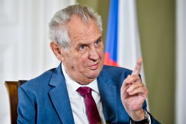 Bude po mém. Miloš Zeman ve své kanceláři na Pražském hradě. | Foto: ČTK, Vít Šimánek