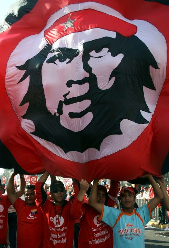 Che Guevara je v Latinské Americe ikonou, se kterou lze propagovat prakticky cokoli. Stačí, že to zní přiměřeně "levicově". | Foto: Reuters