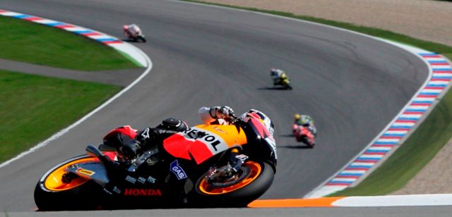 Druhý skončil jeho krajan Dani Pedrosa. | Foto: Reuters