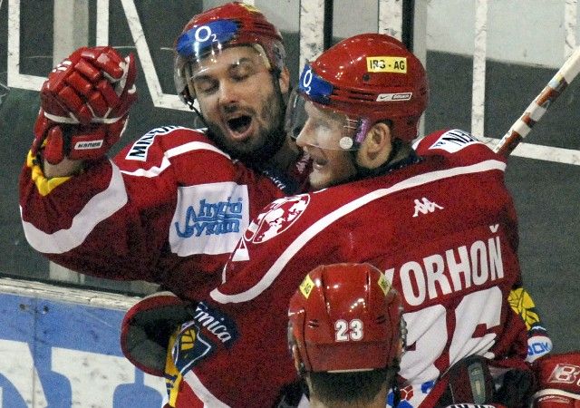 Bude se Třinec radovat z postupu do play-off nebo smutnit ze sestupu do play-out? | Foto: Aktuálně.cz