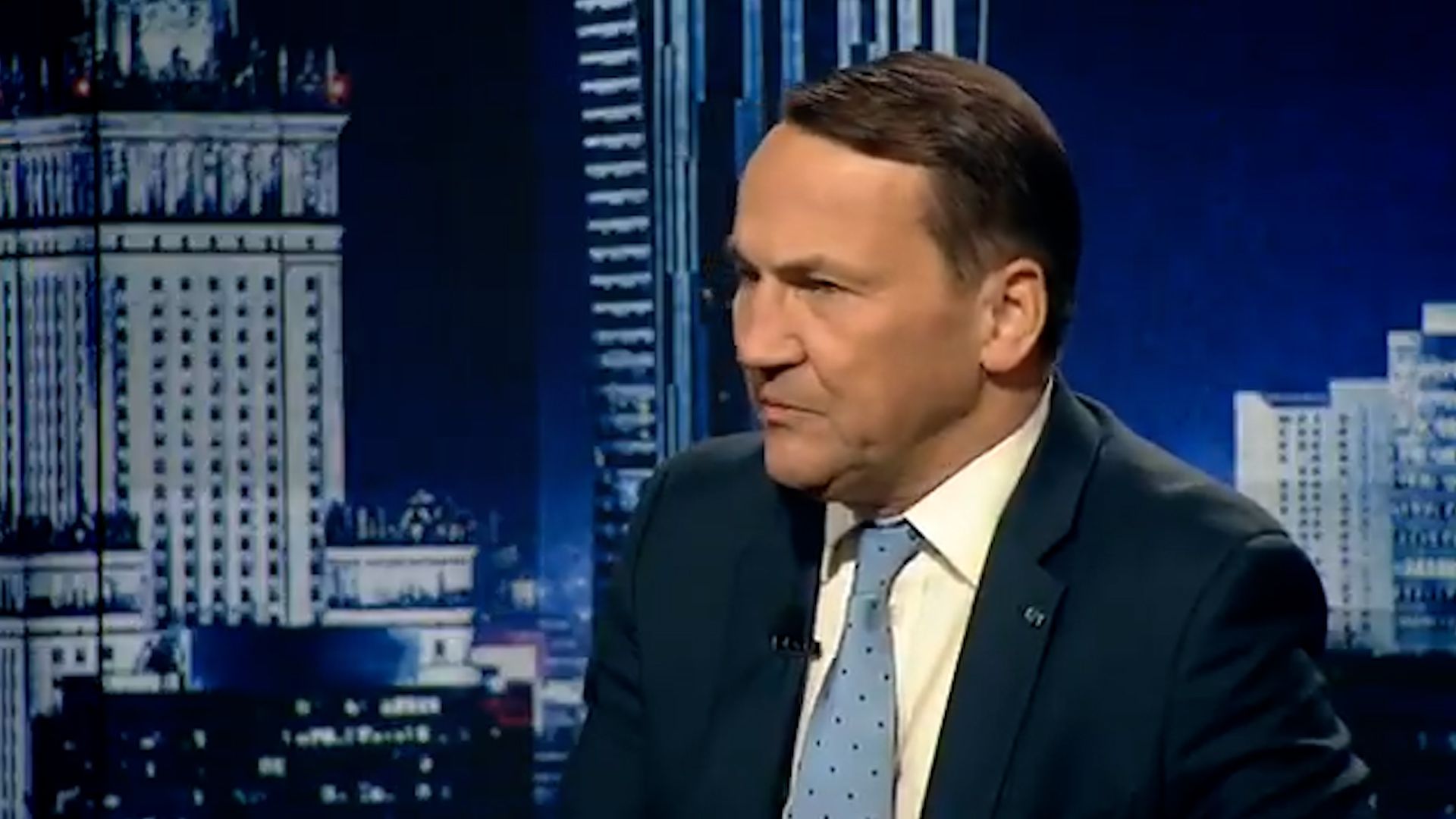 „Špatná válka je pro Putina lepší než špatný mír." Jestřáb Sikorski vysvětlil proč