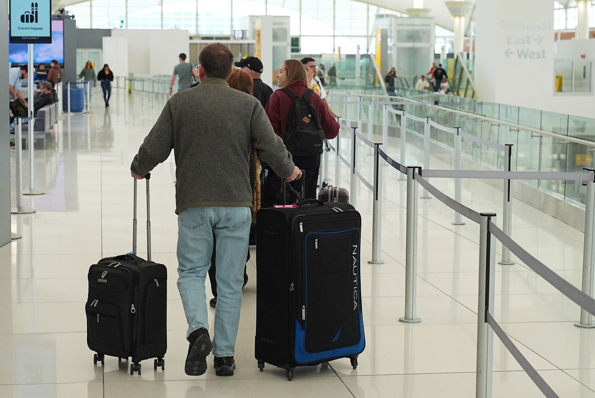 Americký letecký úřad začal kvůli vládnímu shutdownu rušit tisíce letů po celých USA