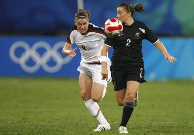 V zápase, který pískala sudí Damková, porazily Američanky Nový Zéland 4:0. | Foto: Reuters