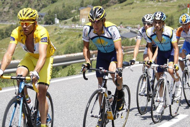 Hvězdy letošní Tour: průběžný lídr Nocentini, několikanásobný vítěz Armstrong a další hvězda Astany Contador. | Foto: Reuters