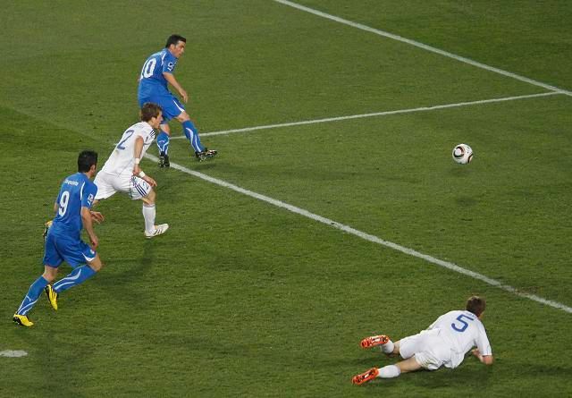 Di Natale snižuje na 1:2 | Foto: Sport