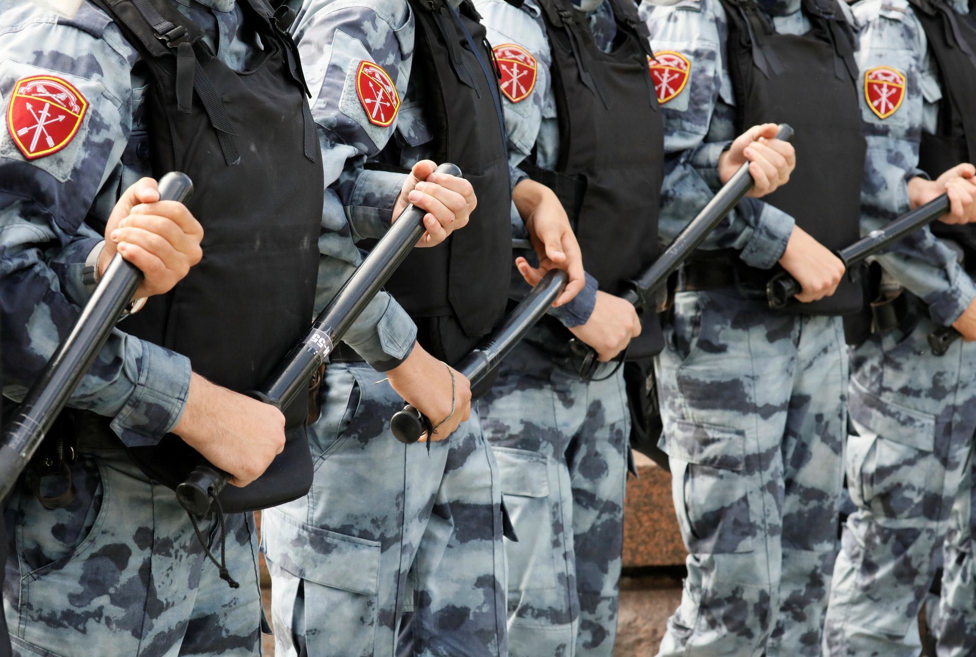 Parodoval ruského vojáka, po udání přijela policie. Mučili mě, líčí známý bloger - Aktuálně.cz