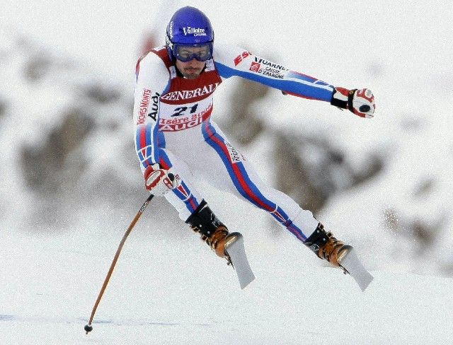 Trať superkombinačního sjezdu byla hodně těžká, o tom se přesvědčil i Jean-Baptiste Grange. | Foto: Reuters