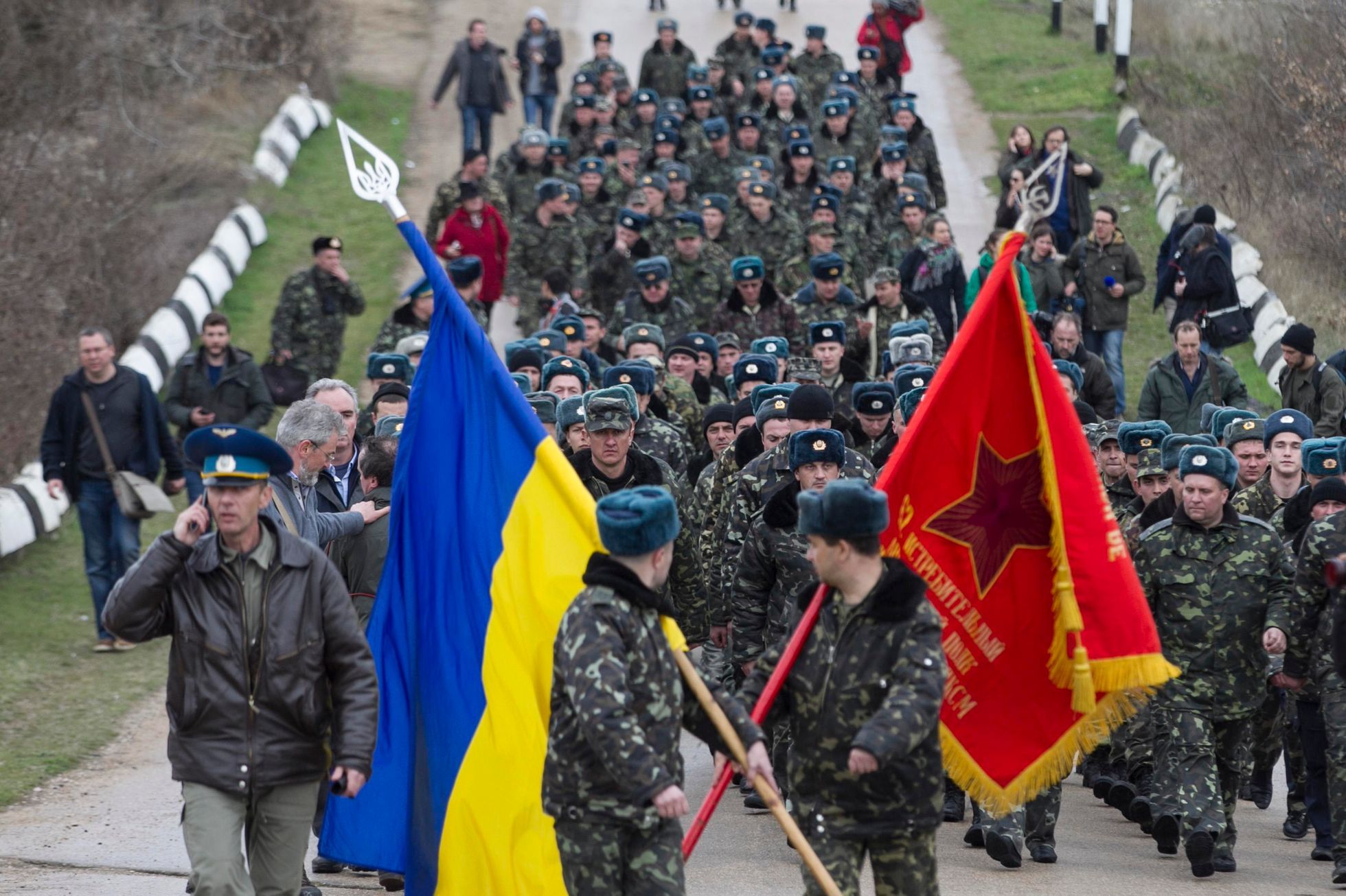 Украинской оккупации. Крым война 2014 захват. Российско-украинская война. Российск-украинская Аоцн. Захват Крыма.