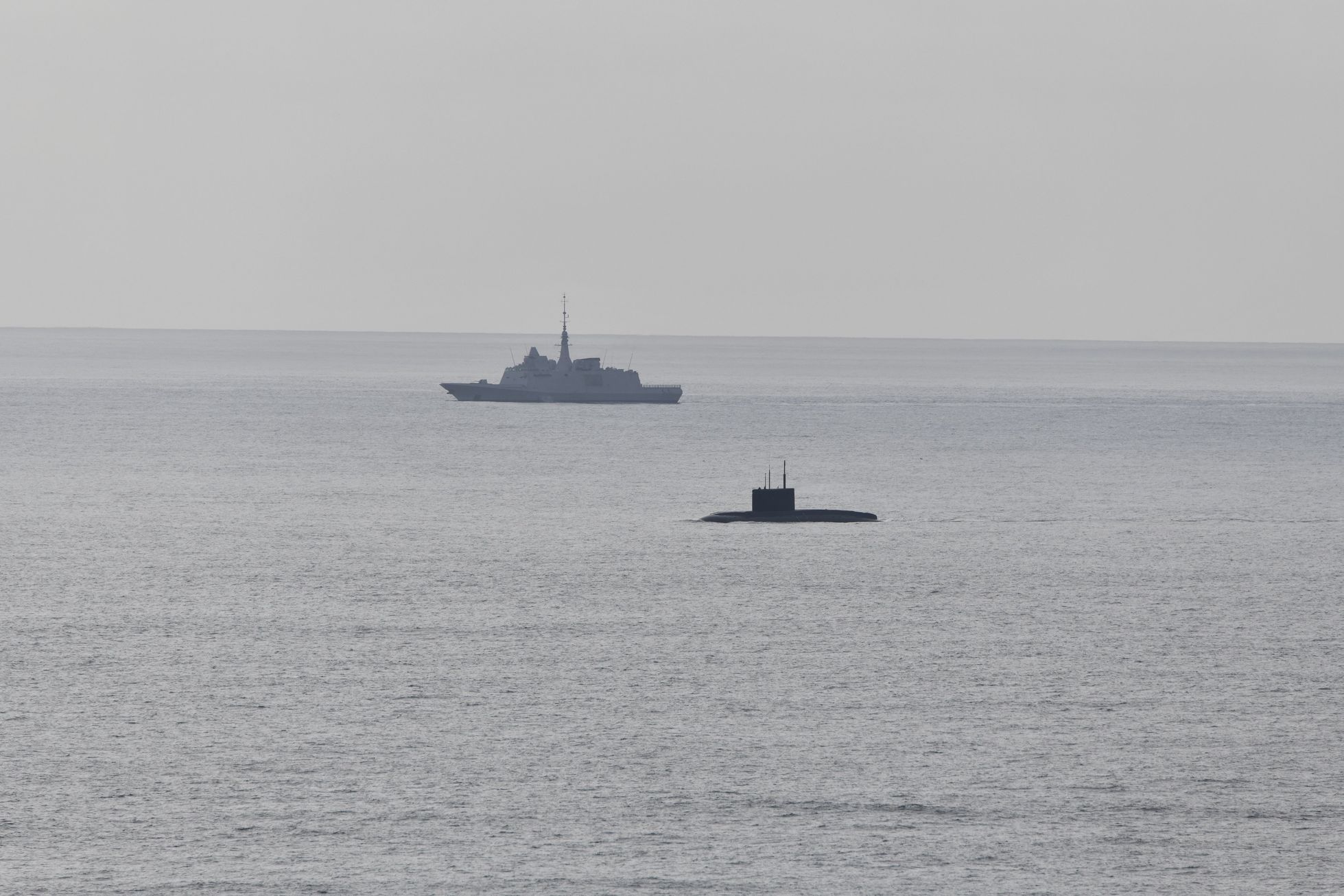 "Spíš hon na nejbližšího mechanika." Šéf NATO si střílí z Rusů a jejich ponorky