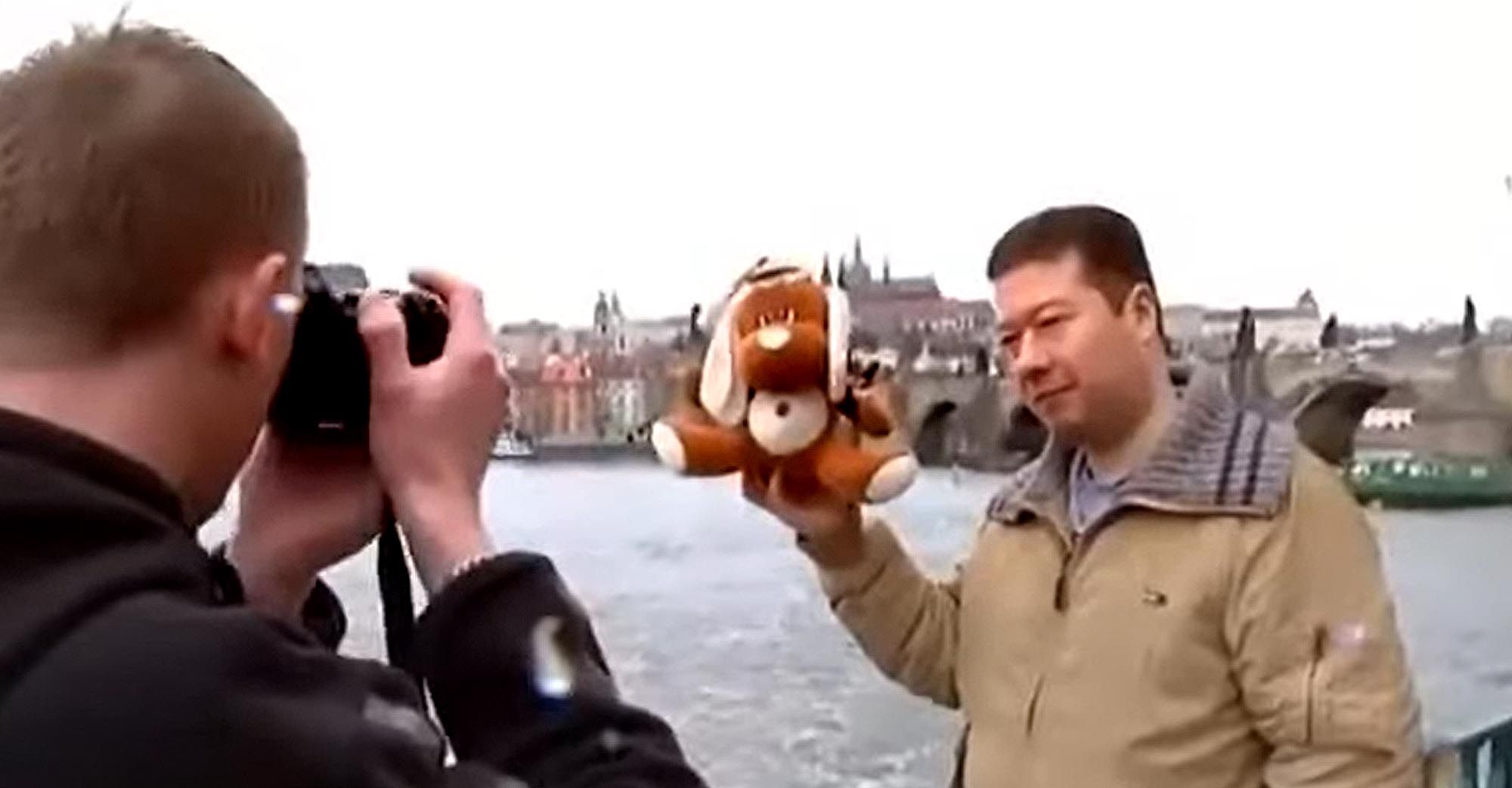 Od plyšových výletů přes pivní zprávy do čela parlamentu. Cesta Tomia Okamury obrazem