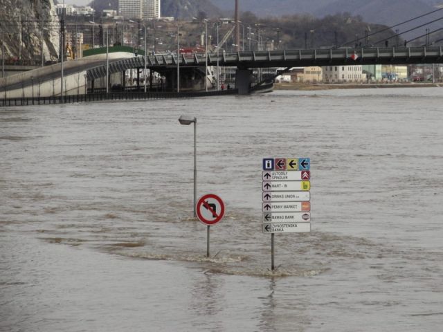 Situace v Ústí nad Labem odpoledne 31.3. | Foto: Tomáš Zámostný