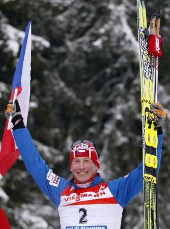 Lukáš Bauer se raduje z výhry na Tour de Ski | Foto: Reuters