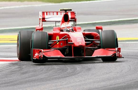 Kimi Räikkönen při kvalifikaci propadl | Foto: Reuters