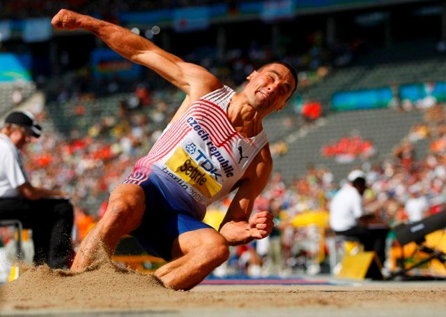 Roman Šebrle při dálce | Foto: Reuters