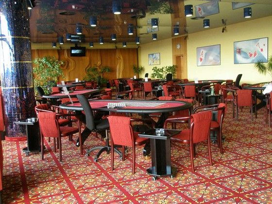 Dnes je zde kasino, přesněji největší pokerová místnost v republice. | Foto: Casino Bohemia