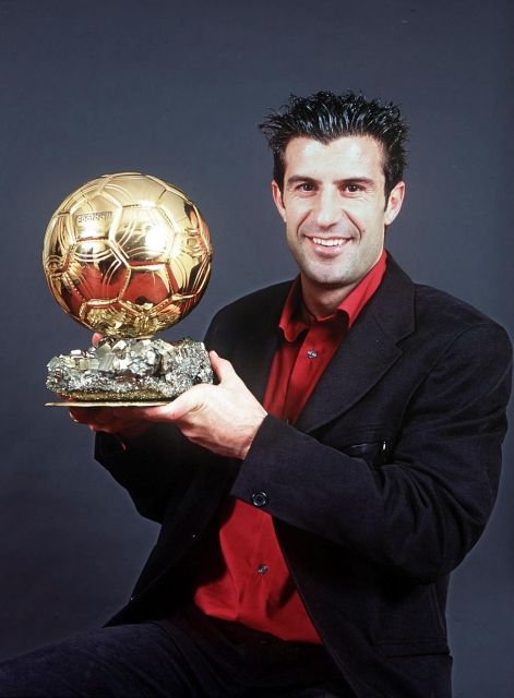 V roce 2000 získal Luis Figo Zlatý míč pro nejlepšího fotbalistu starého kontinentu. O rok později ho dokonce FIFA vyhlásila nejlepším fotbalistou světa. | Foto: ČTK